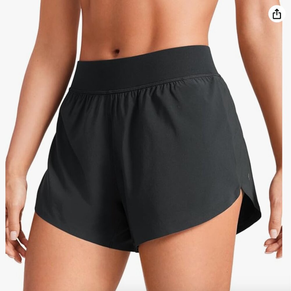 CRZ Yoga Mid Waisted Dolphin Athletic Shorts 4" in Black Size M
